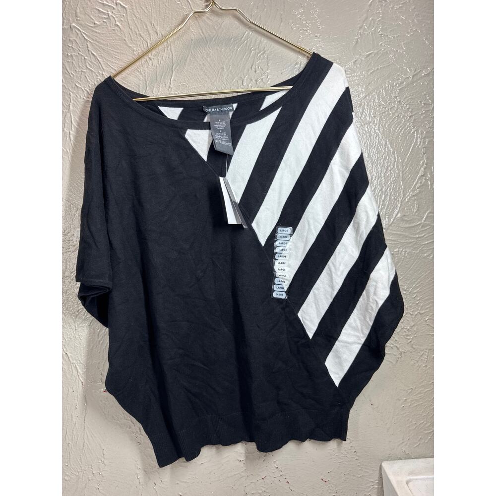Chelsea & Theodore Women's Black And White Batwing Oversized Sweater Size Large